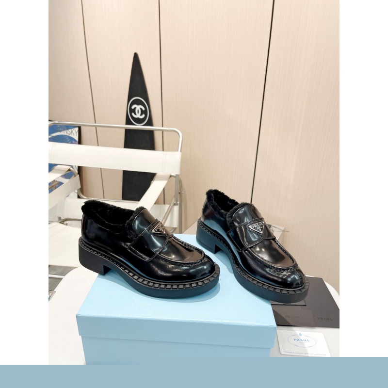 Pra*a leather shoes